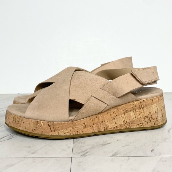 Eileen Fisher Wedge Heel Tan Sandal 9 - Picture 1 of 12